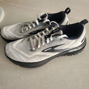Brooks Revel 6 Womens Shoes Size 9 White Running Sneakers Gym Athletic Walking